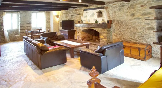 House With 5 Bedrooms in Pietra-di-verde, With Wonderful sea View, Fur, Varaa Hotelli Pietra-di-Verde Korsika