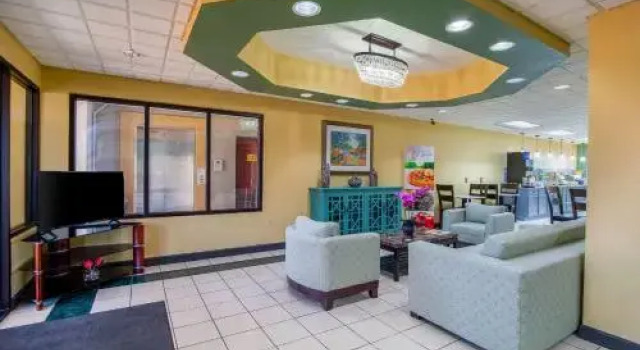 Country Hearth Inn Suites West Columbia, Забронировать Отель Отели Южной Каролины с бассейном, Бассейн