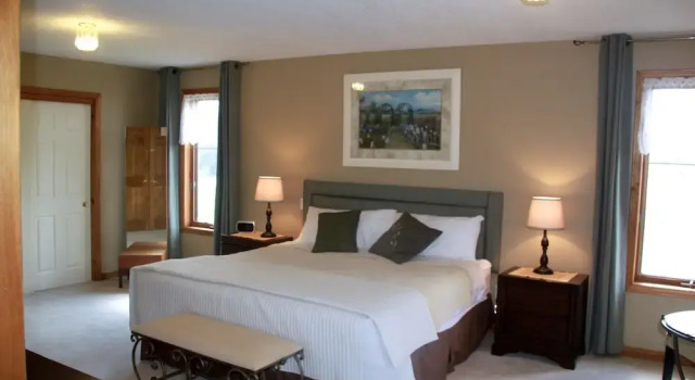 A Touch of Country Bed & Breakfast, Забронировать Отель «постель и завтрак» Стратфорд Huron, Perth, Waterloo and Wellington