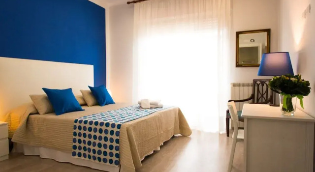 La Reginella B&B Sorrento, Забронировать Отель «постель и завтрак» Отели Сорренто с парковкой, рядом с St.Francis Church and Convent, Парковка