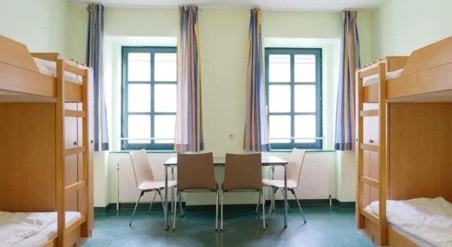 Кровать в общем номере (мужской номер) Jugendherberge Wien - Myrthengasse