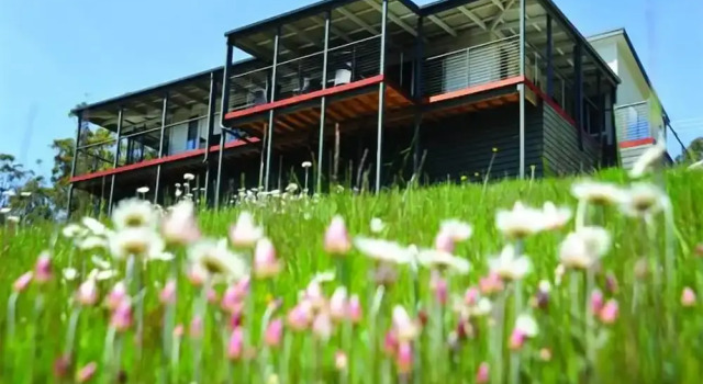 Essentially Tas Brooks Bay, Book Hotel Brooks Bay Tasmania