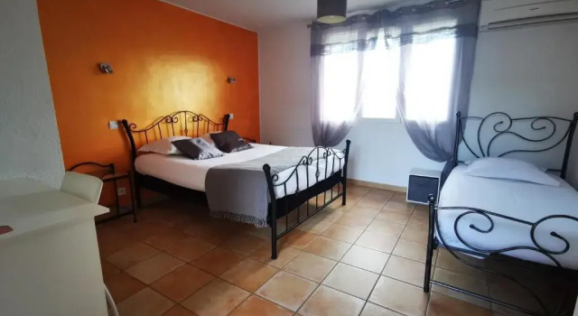 Трёхместный номер Comfort Le Mas des Quintrands Manosque - Motel de charme