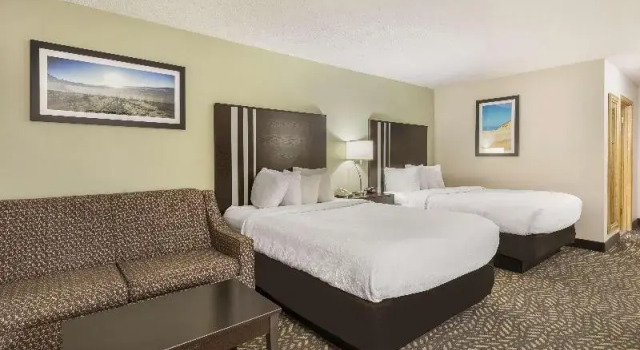 Четырёхместный номер Standard с балконом Best Western Indian Oak
