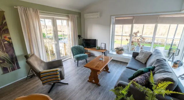 Коттедж Canal-side Stay, Giethoorn