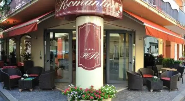 Hotel Romantico, Rezervovat Hotel Hotely v Romagna s parkováním, Parkování