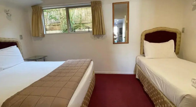 Апартаменты Chantillys Motor Lodge