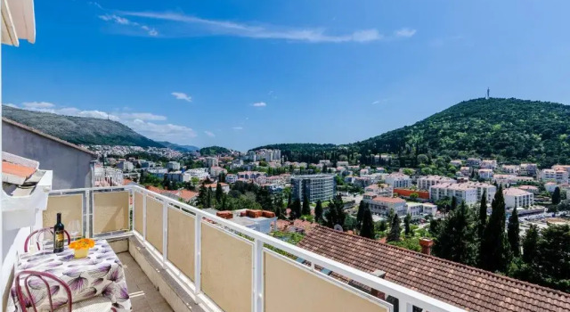 Апартаменты с 2 комнатами с балконом и с видом на море Beautiful Sea View Apartments