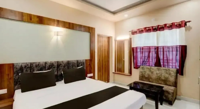 Goroomgo Ruby House Puri
