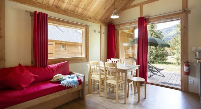 Huttopia Lac d'Aiguebelette, 予約 ホテル サン タルバン ド モンベル Savoie