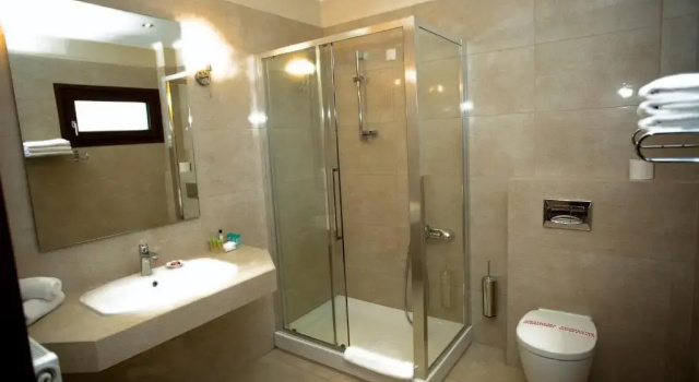 Трёхместный номер Standard с видом на озеро Enastron View Hotel