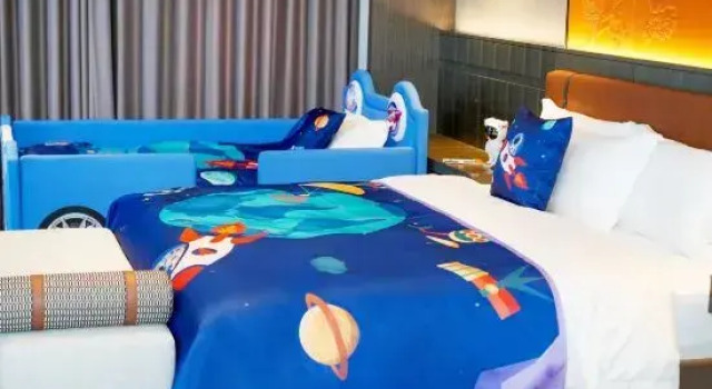 Семейный люкс Deluxe c 1 комнатой DoubleTree by Hilton Kaifeng