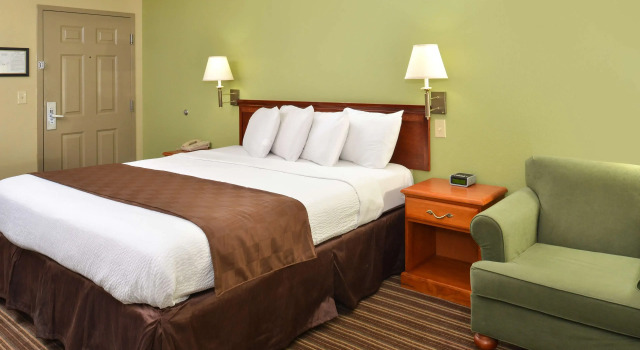 Двухместный люкс Americas Best Value Inn and Suites Little Rock