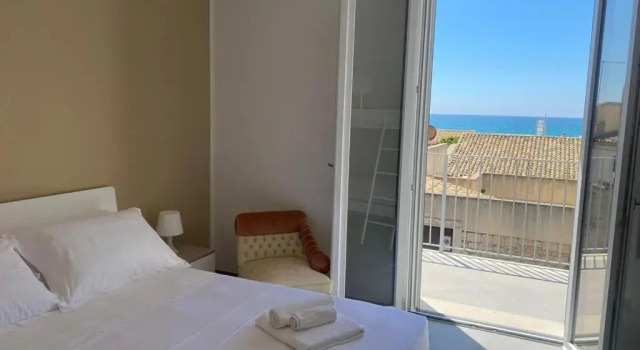 Коттедж с 2 комнатами Casa Stella, in centro, a 100 m dal mare 3 bagni