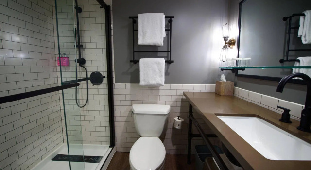 Четырёхместный номер Standard MOXY Phoenix Tempe/ASU Area