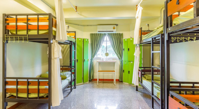 Кровать в общем номере OYO 928 Leaf Hostel