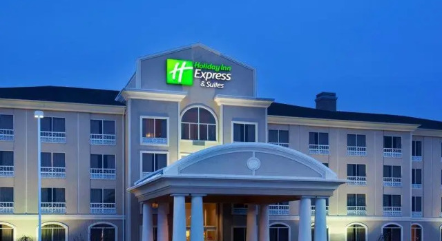 Люкс c 1 комнатой Holiday Inn Express Rockford-Loves Park by IHG