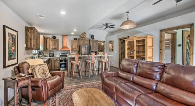 Апартаменты 4 Units in Red River: Mtn Views, Steps to Main St
