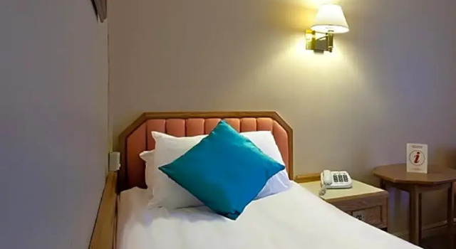 Одноместный номер Royal Court Hotel