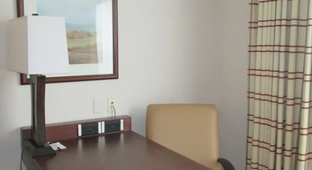 Двухместный люкс Country Inn & Suites by Radisson, Calgary-Northeast