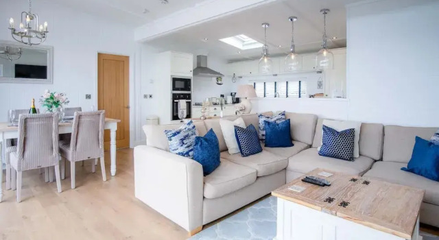 Shearwater 30 - 2 Bedroom Lodge - Summerhill