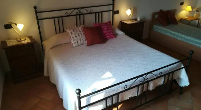 La Casa Del Borgo, Book Hotel Hotels in Beverino with Parking, Parking