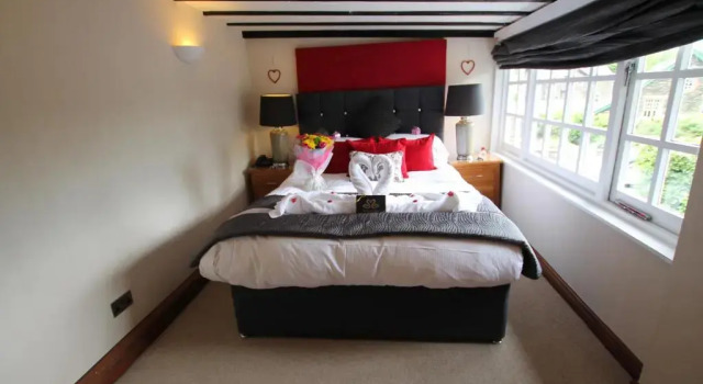 Люкс Superior Windermere Boutique Hotel Spa Suites & Hot Tubs