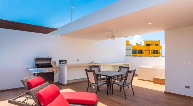 Entire House- 3BR with Private Roof Top Deck, Prenota Hotel Hotel a Quintana Roo con piscina, Piscina