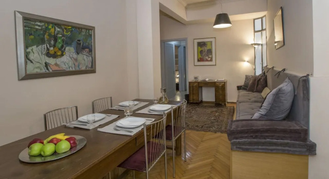 Downtown, classic apartment in Syntagma by GHH