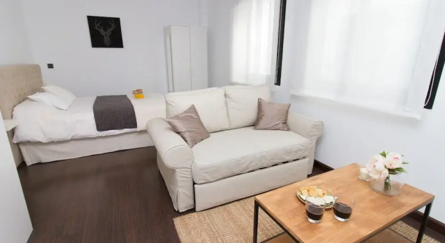 Brilliant Cosy Studio in the center, Забронировать Отель Малага - центр Малага, рядом с Музей Кармен Тиссен