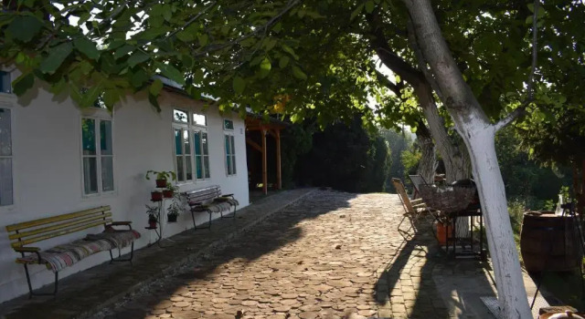 Guest House Mundzic- Sumski Mir, Забронировать Гостевой дом Отели Fuska Gora National Park с парковкой, Парковка