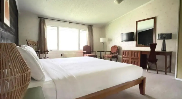 Номер Standard Toll Road Inn