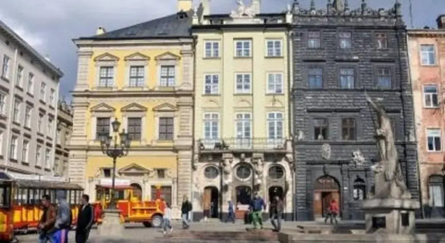 Apartament on Rynok Square 3, Забронировать Апартаменты/квартира Апартаменты Львова, рядом с Музей этнографии и художественного промысла, Апартаменты/квартира