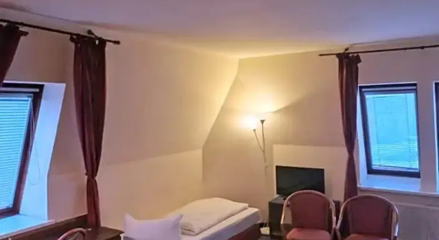 Трёхместный номер Standard ITM Entrée Glinde Restaurant & Tagungshotel