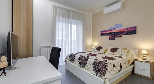 Номер Standard с балконом AV Domus Vatican St.Peter B&B