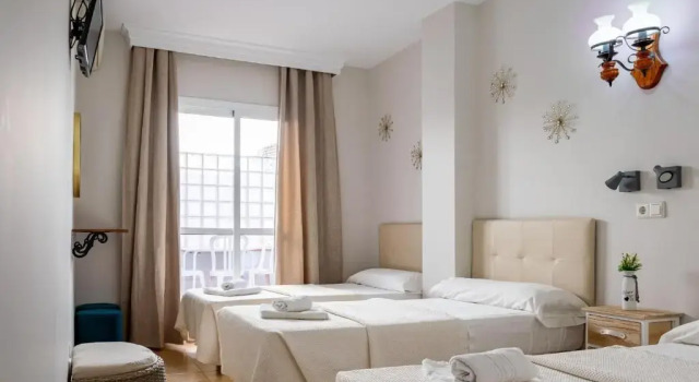 Трёхместный номер Standard Hostal Cuevas
