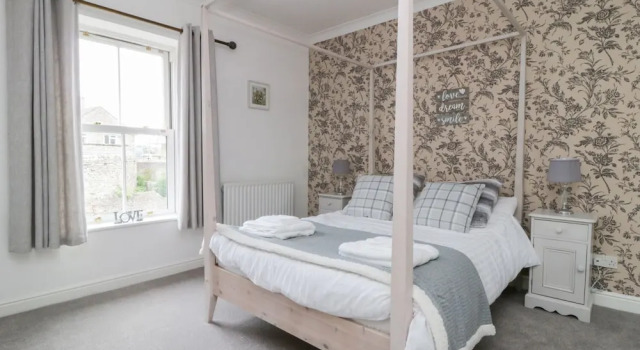 2 West View, Richmond, Забронировать Дом для отпуска Отели Ричмонд с парковкой, рядом с Развлекательный центр The Station, Парковка