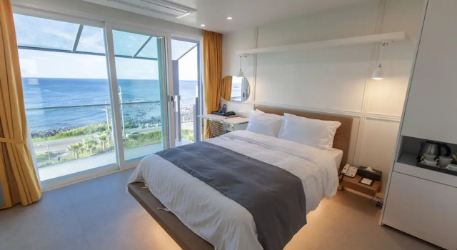 Двухместный номер Standard с балконом Rich Hotel