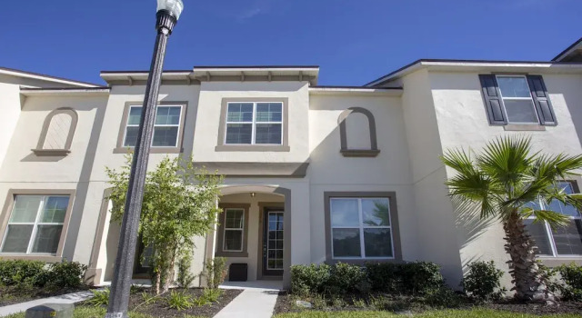 1596 Solara Resort 61820/62201