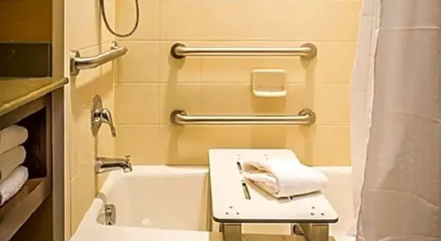 Люкс Deluxe Holiday Inn Express & Suites Salt Lake City South-Murray by IHG