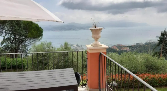 Апартаменты с балконом Villa Bellosguardo Apartments