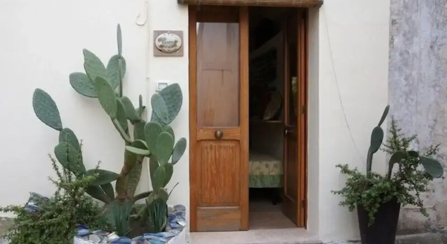 B&B Vico Minghetti, Book Bed and Breakfast Hotels in Veglie with Parking, Parking
