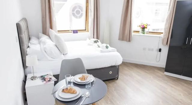 Spacious And Elegant City Centre Studio!, Забронировать Отель Отели Ливерпуля 3 звезды, 3*