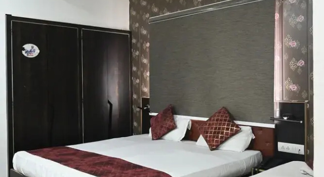 Трёхместный номер Deluxe Hotel Barahdari
