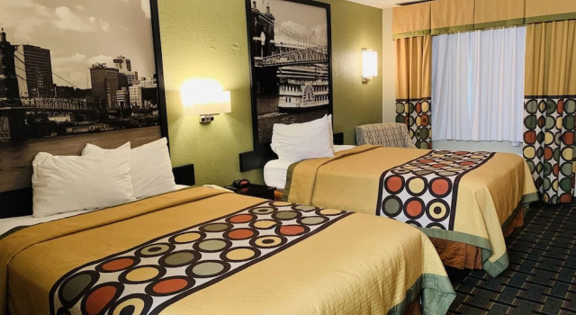 Standard Vierer Zimmer Super 8 by Wyndham Cincinnati-Springdale OH