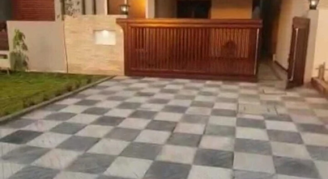 Roomph Transit Guest House