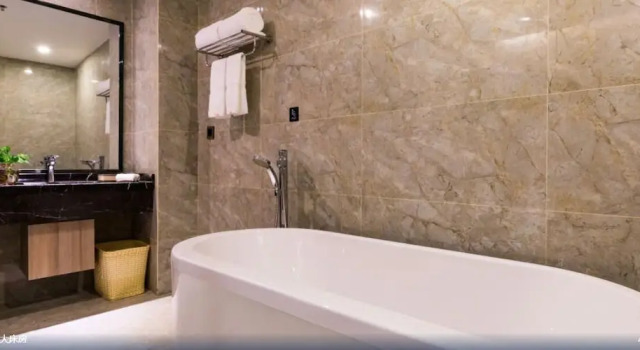 Номер Executive Green Oriental Hotel (Shenzhen Pinghu South China City Hehua subway station)