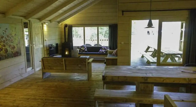 Семейный тент EuroParcs Ruinen