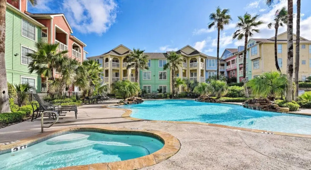 Апартаменты Steps to Beach & Seawall! Galveston Condo w/ Pool