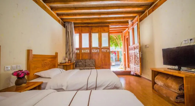 Номер Economy Lijiang Rongyi Homestay